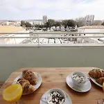 Center Apartment *