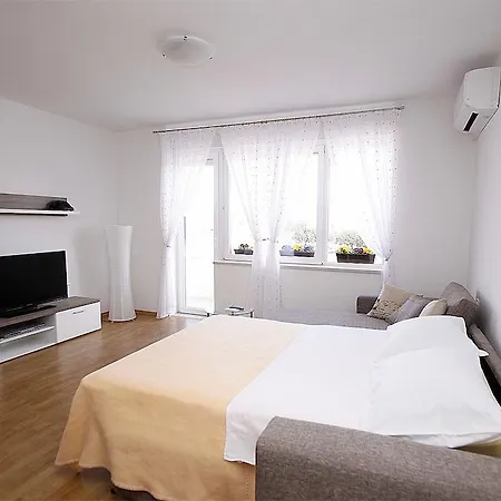 Apartment Center *